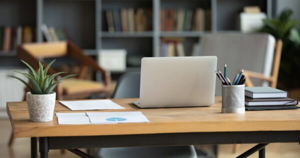 Louer son bien privé à sa société